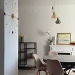 Kai 16 * Split