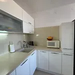 Kai 16 Apartment Split